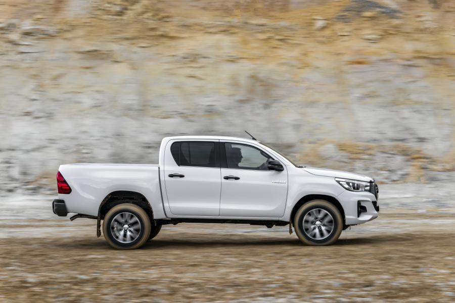  Toyota Hilux Special Edition Double Cab 2019 года  (EU) (фото 18 из 40)